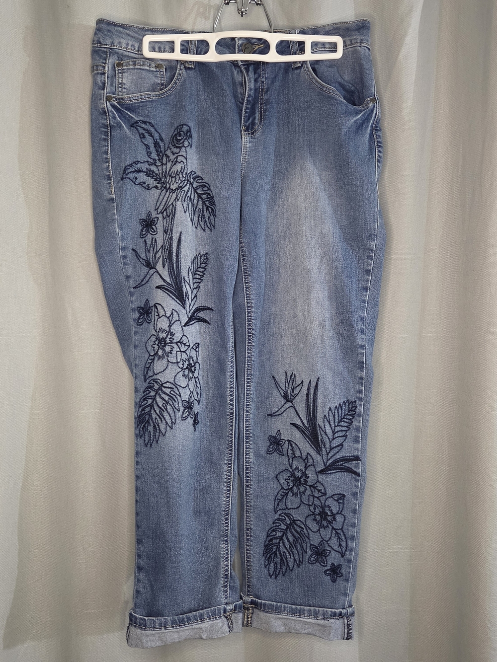 Blue Embroidered Ankle Cut Women’s Jeans By Earl Size 10 - Picture 2 of 13